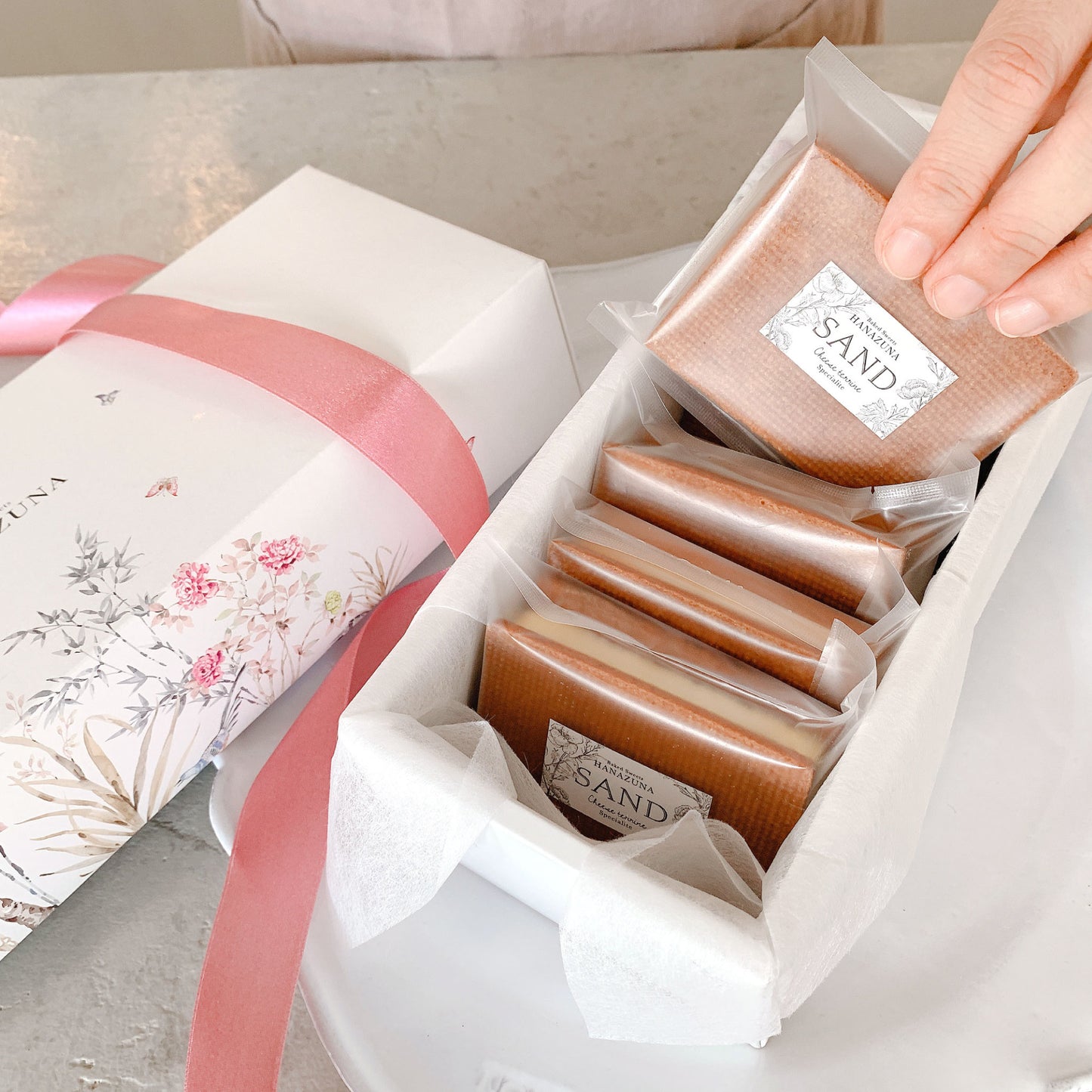 HANAZUNAのチーズテリーヌサンド大(7個入り)